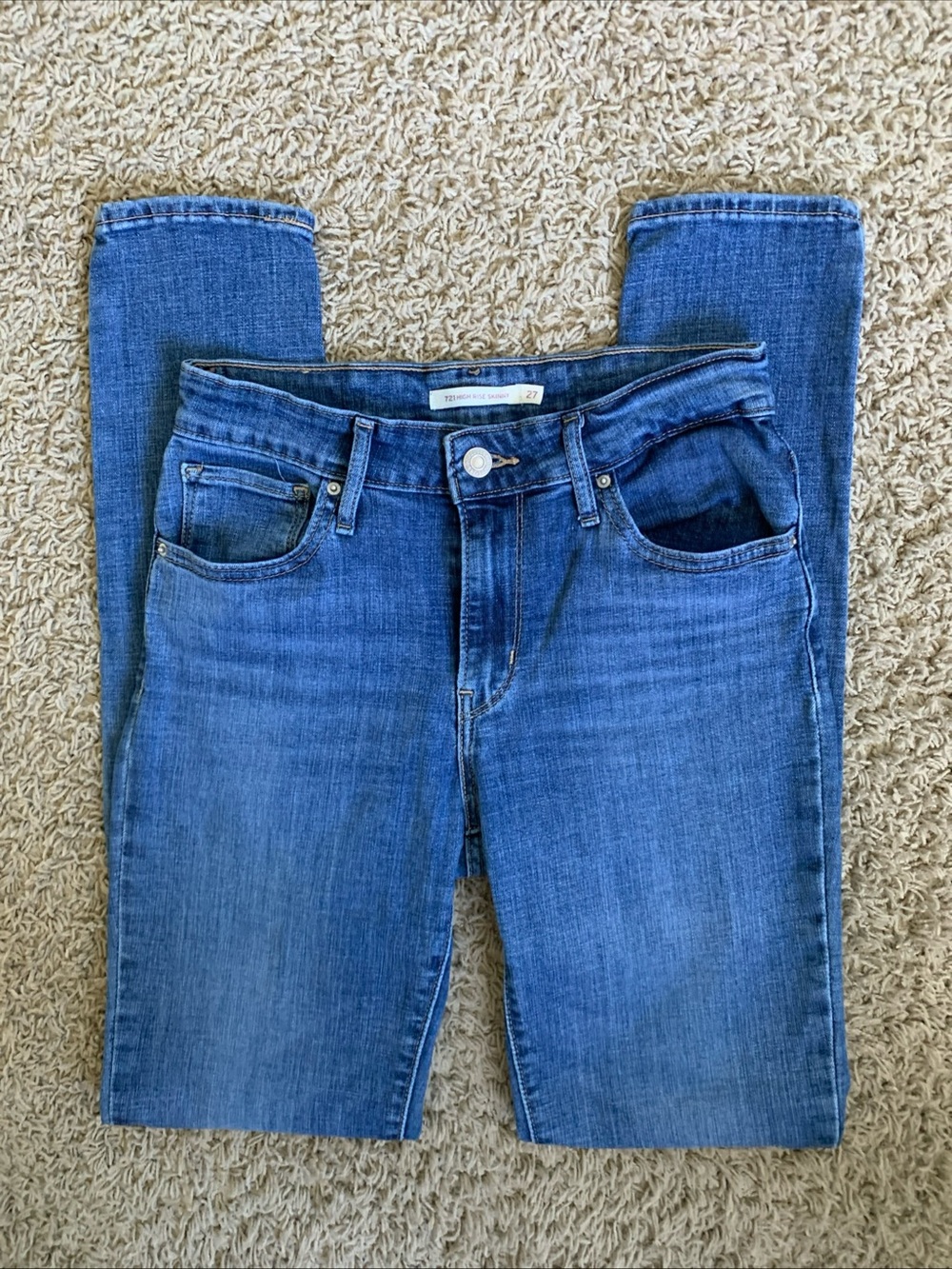Women’s size 27 Levi’s 721 high rise skinny denim blue jeans
